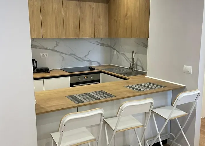 Elior Bazaar 地拉那