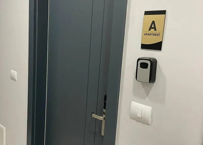 Elior Bazaar 地拉那