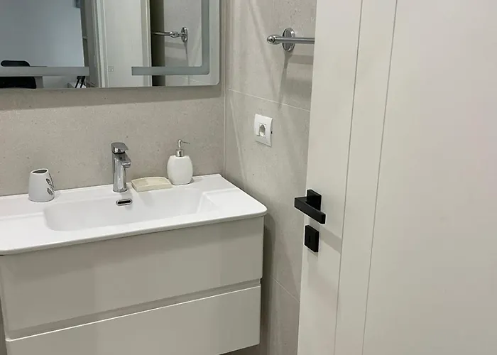 Elior Bazaar 公寓 地拉那