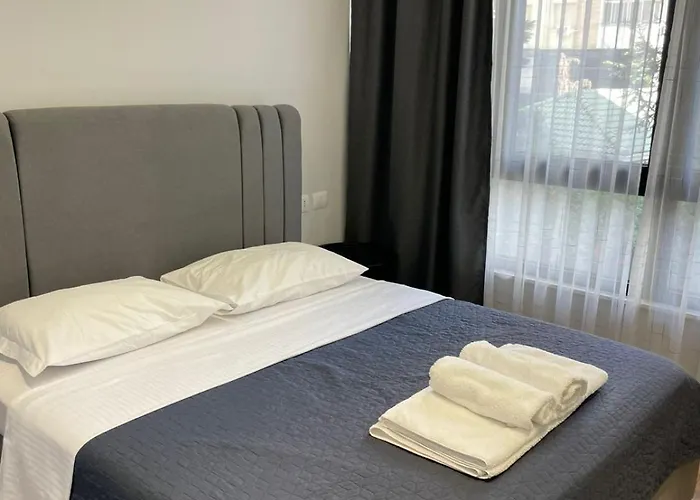 Elior Bazaar 地拉那